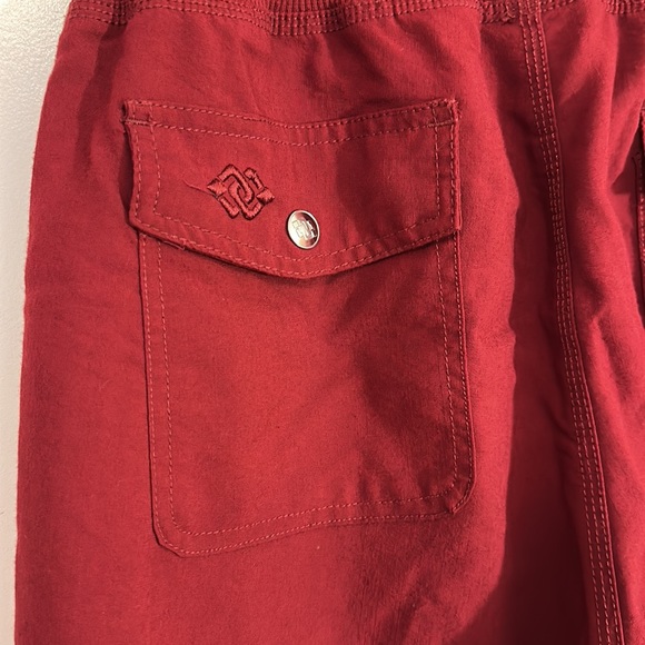 Mofiz Cranberry Red Cropped Pants - Picture 4 of 5